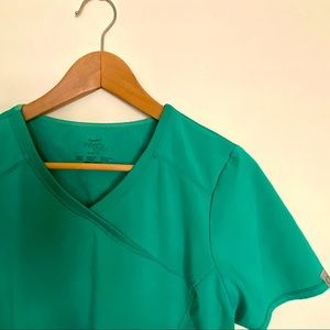 Cherokee Infinity Surgical Green Scrub Top